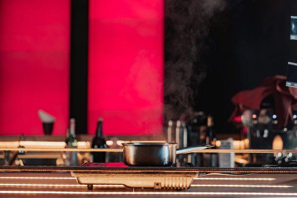 Discover the charm of authentic raclette cheese for your gatherings